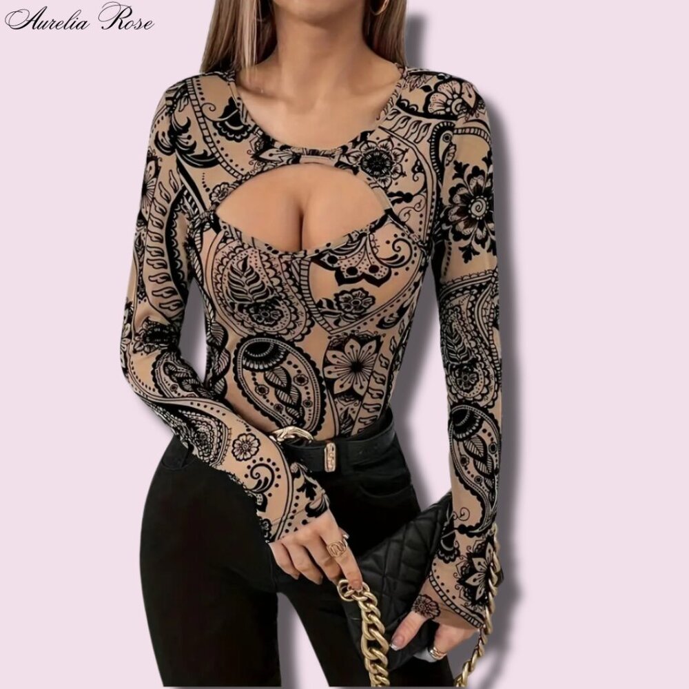 🌷 Paisley Print Cut Out Top